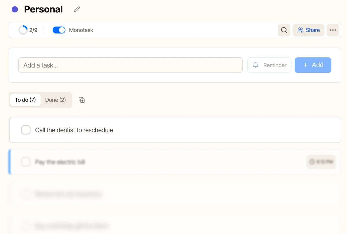 The same list with Monotask Mode on: the first task stays sharp and the rest is blurred.