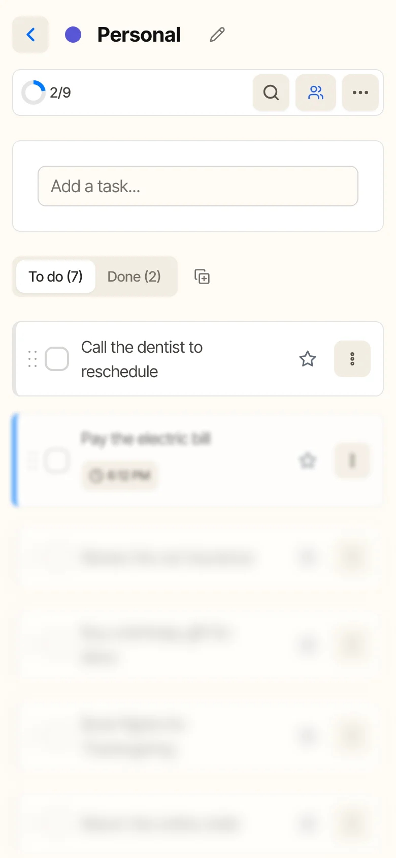 Monotask Mode on the phone: only the first task of the list is sharp.